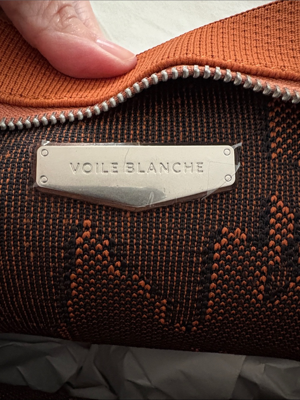 NWT VOILE BLANCHE Safari Mid size Winter Knit Purse in Douglas Orange- Black - Picture 9 of 13
